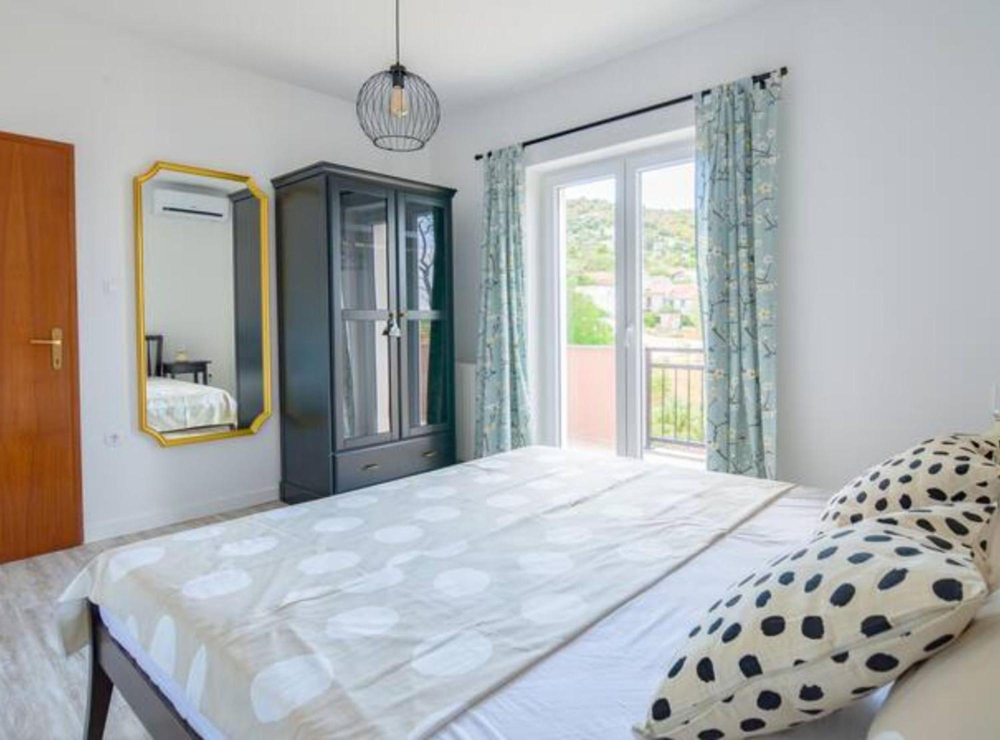 Apartment Villa Troskot Pirovac Bagian luar foto